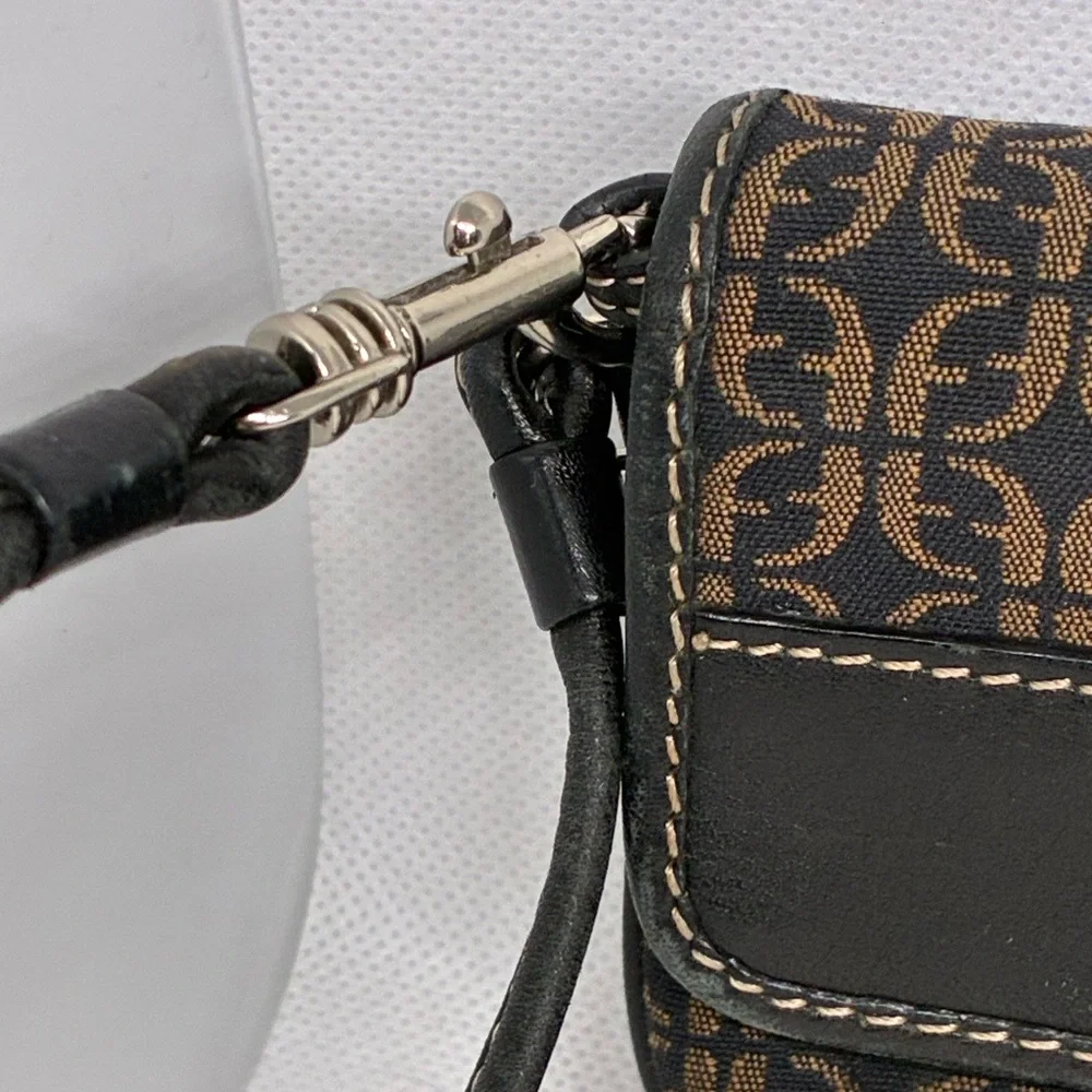 Fossil 8” Wristlet Wallet With Card Holders And Zippered Pocket - Picture 3 of 11